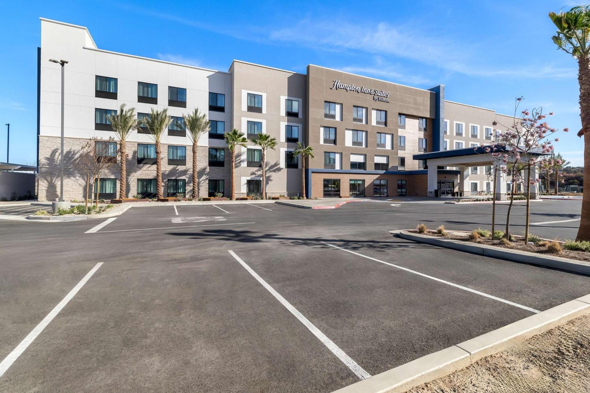 Hampton Inn & Suites Corona, Ca Kültér fotó